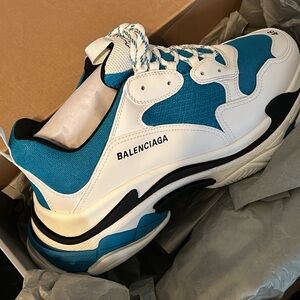 Brand new never worn size 12.